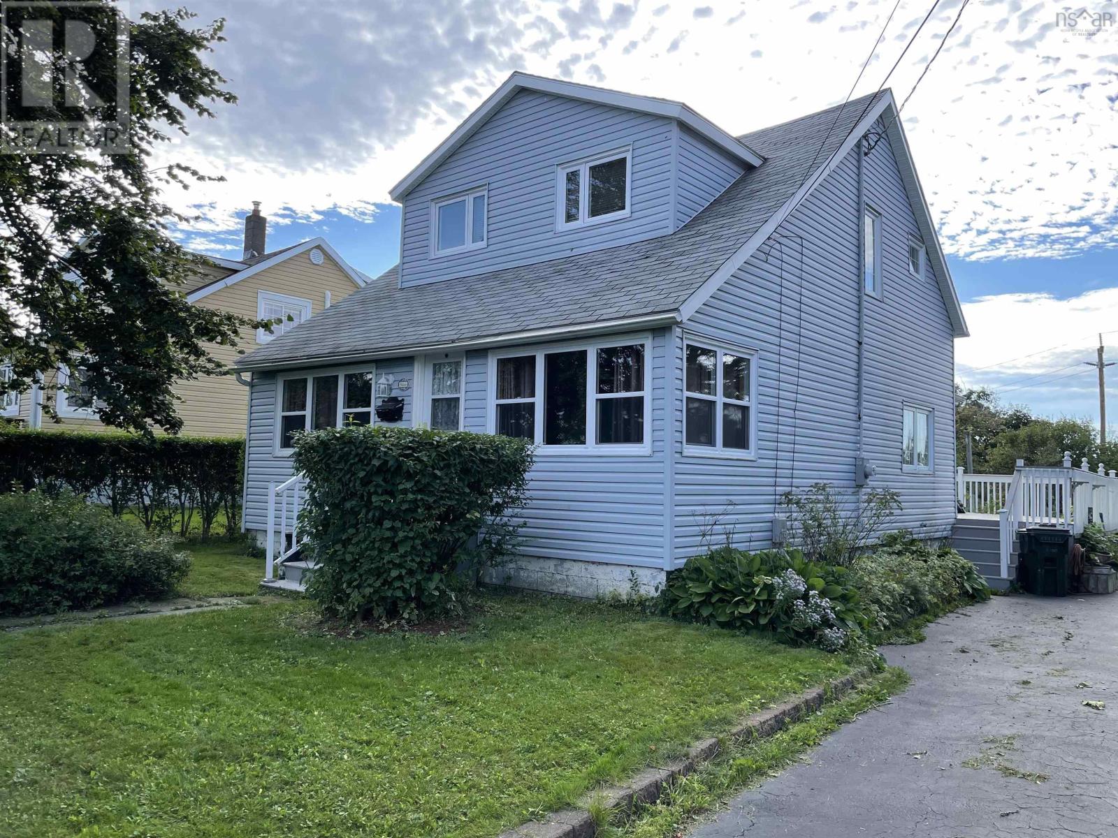 For sale 519 Acadia Street, New Waterford, Nova Scotia B1H4A7