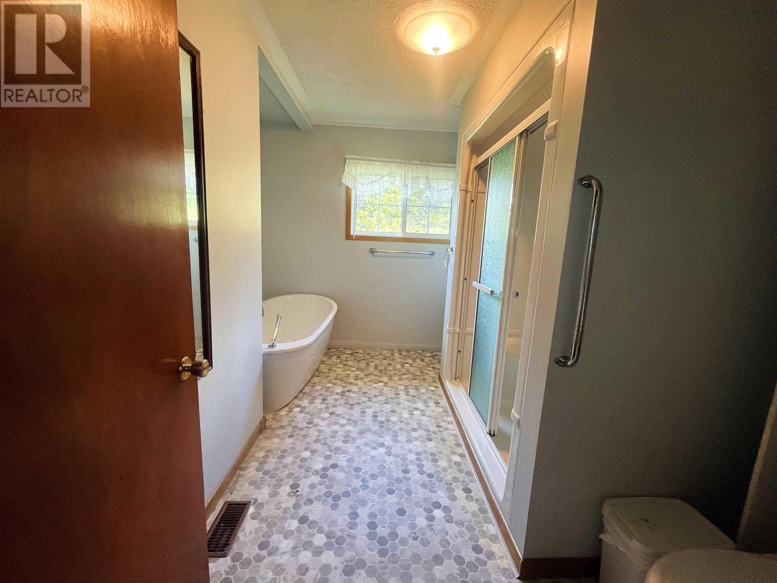 For sale 96 Landry Lane, Sampsonville, Nova Scotia B0E3B0 202400005