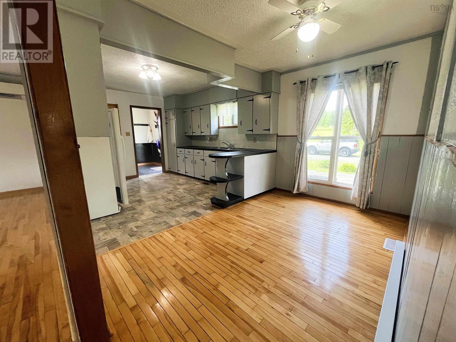 For sale 96 Landry Lane, Sampsonville, Nova Scotia B0E3B0 202400005