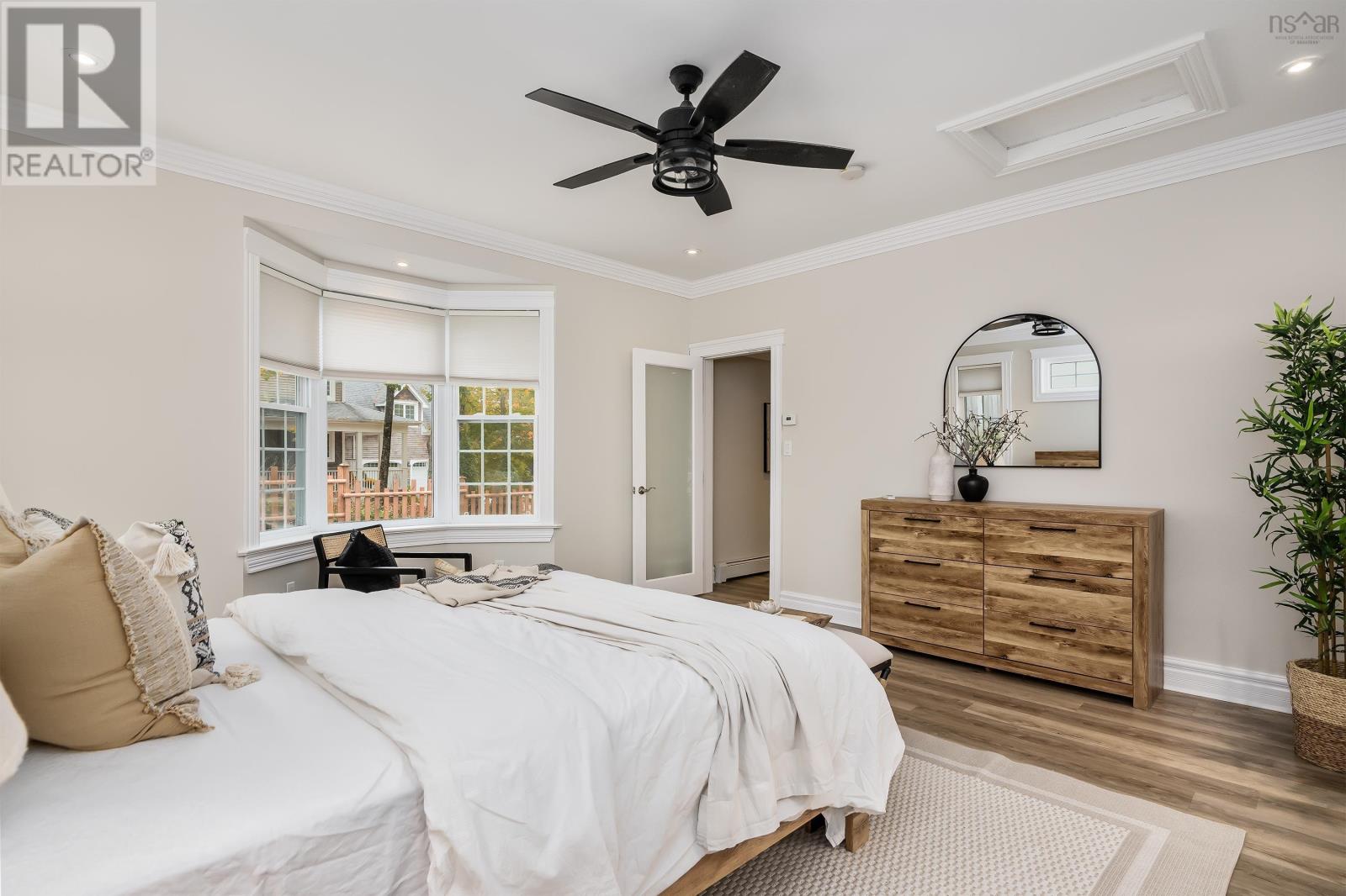 For sale 650 Shore Drive, Bedford, Nova Scotia B4A2E1 202315862