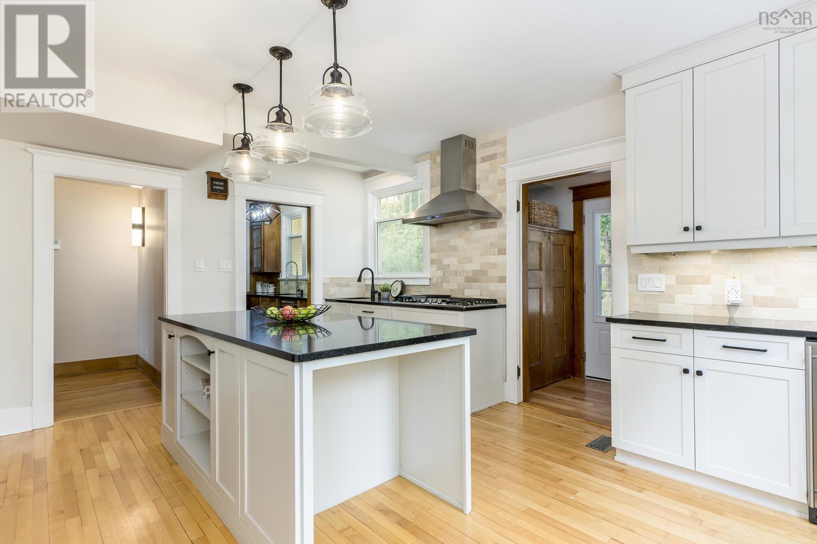 For sale 580 Main Street, Wolfville, Nova Scotia B4P1E6 202320863