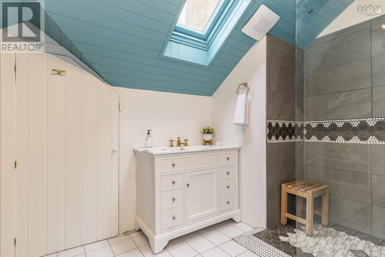 For sale 580 Main Street, Wolfville, Nova Scotia B4P1E6 202320863