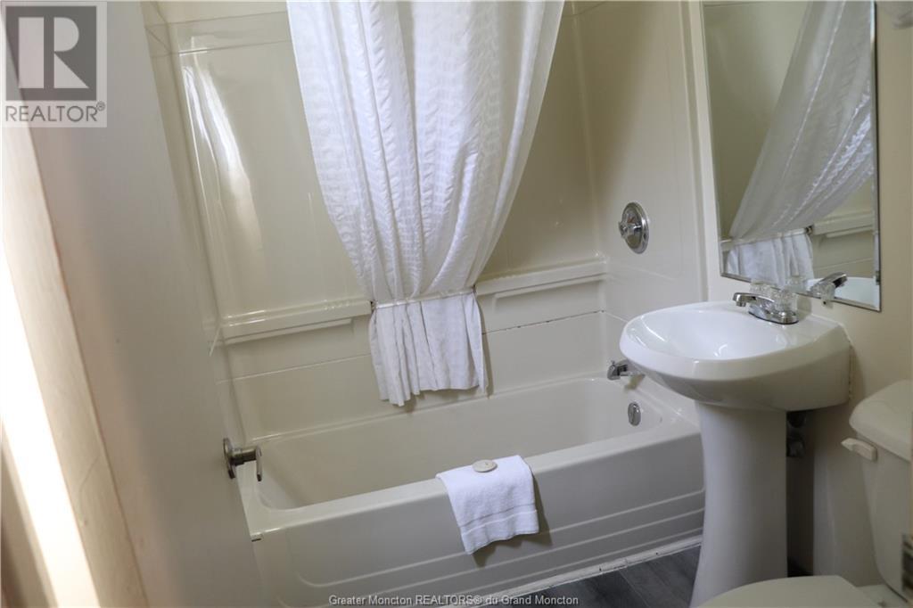 For sale 6165 Weldon ST, Moncton, New Brunswick E1C5V9 M142522