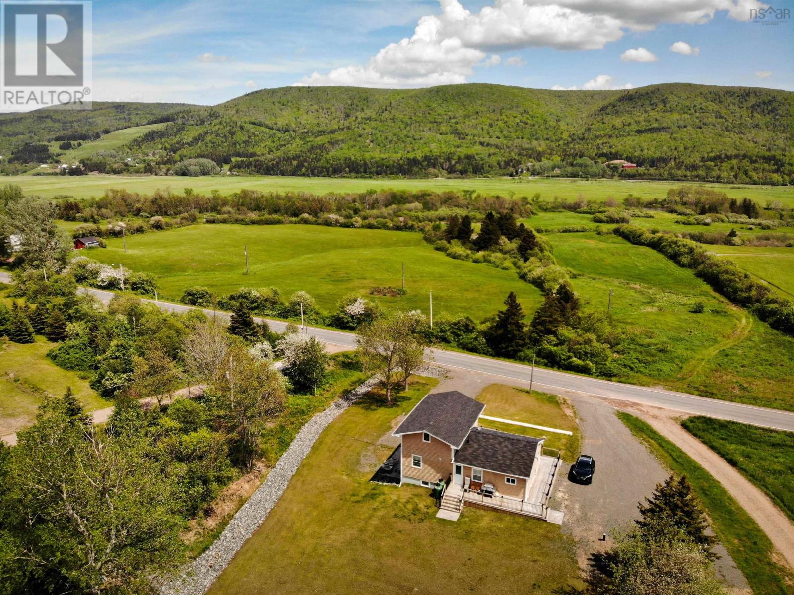 For sale 8243 Cabot Trail, Margaree Forks, Nova Scotia B0E2A0 202323891 REALTOR.ca