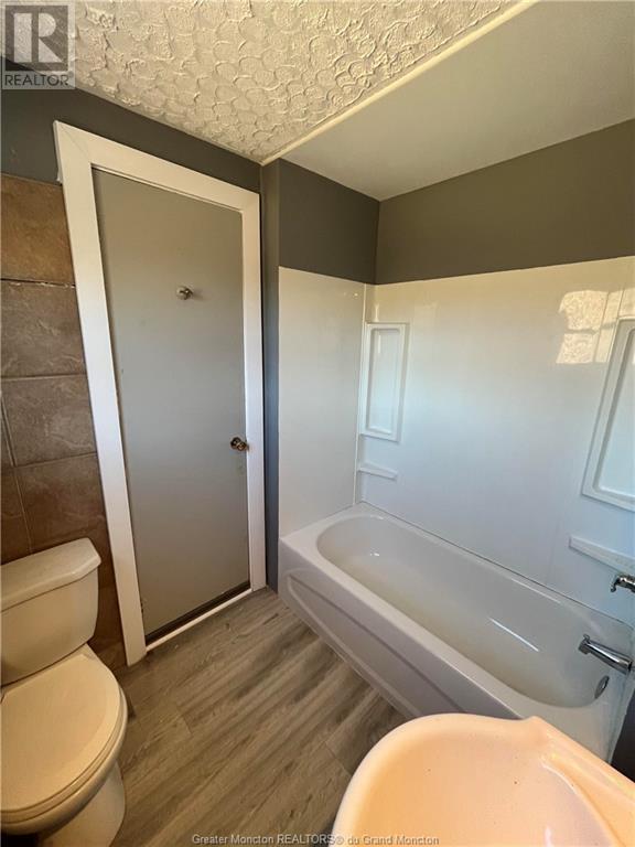 For sale 996998 Riverside DR, Bathurst, New Brunswick E2A2M7