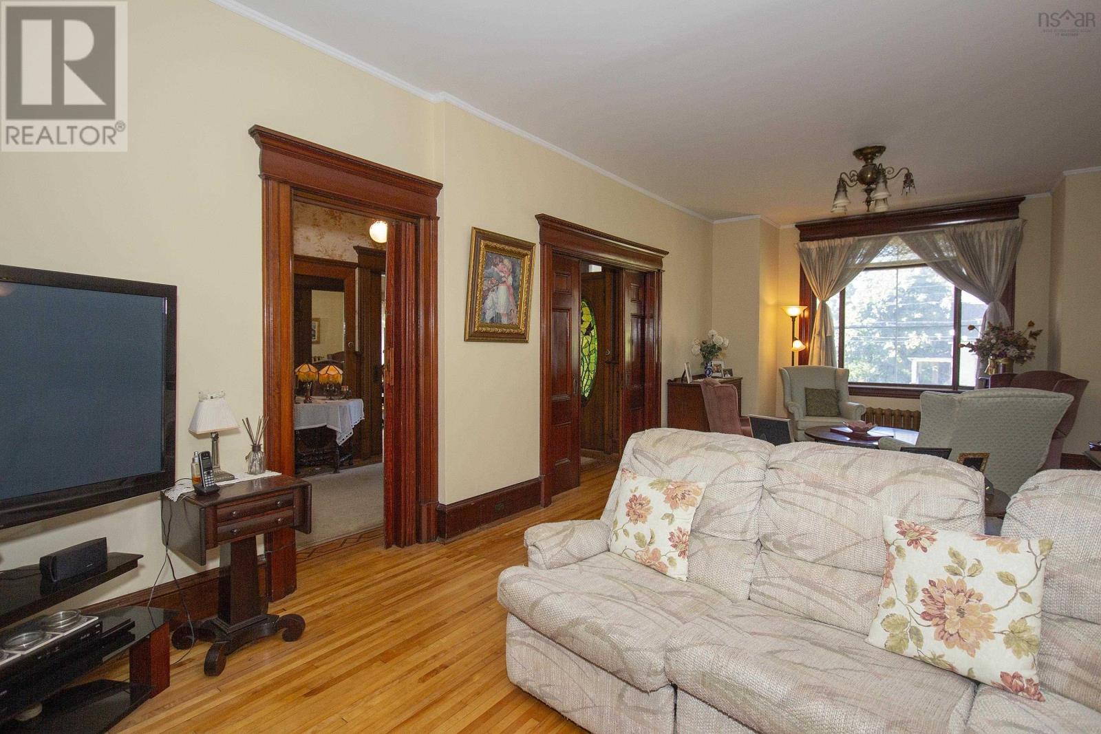 For sale 177 Victoria Street E, Amherst, Nova Scotia B4H1Y7 202321710 REALTOR.ca