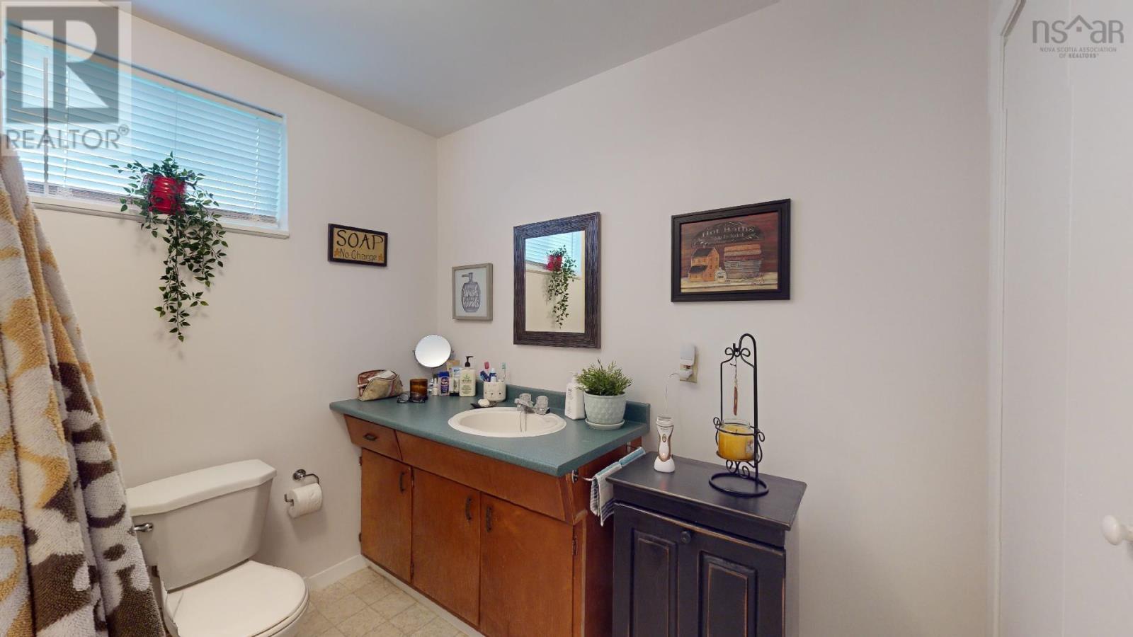 For sale 393 Little Harbour Road, New Glasgow, Nova Scotia B2H3S9