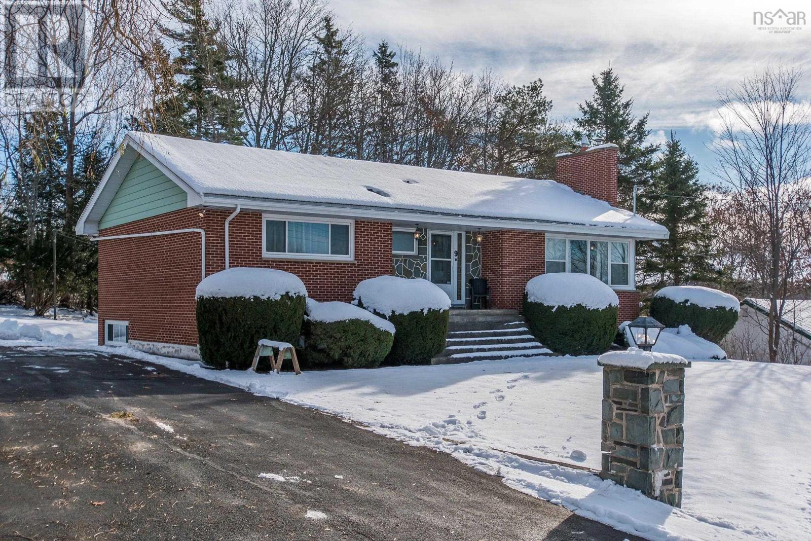 For sale 9 Oakdale Drive, Lower Sackville, Nova Scotia B4C1T1