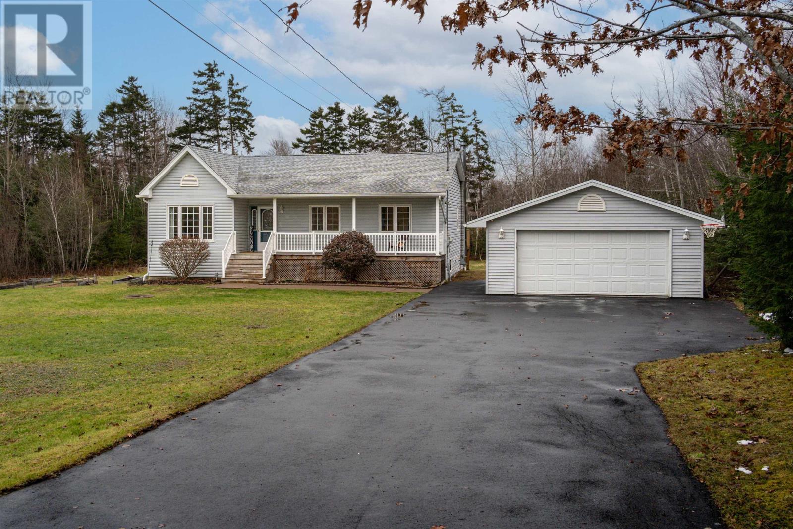 for-sale-39-carriage-road-windsor-junction-nova-scotia-b2t1g3