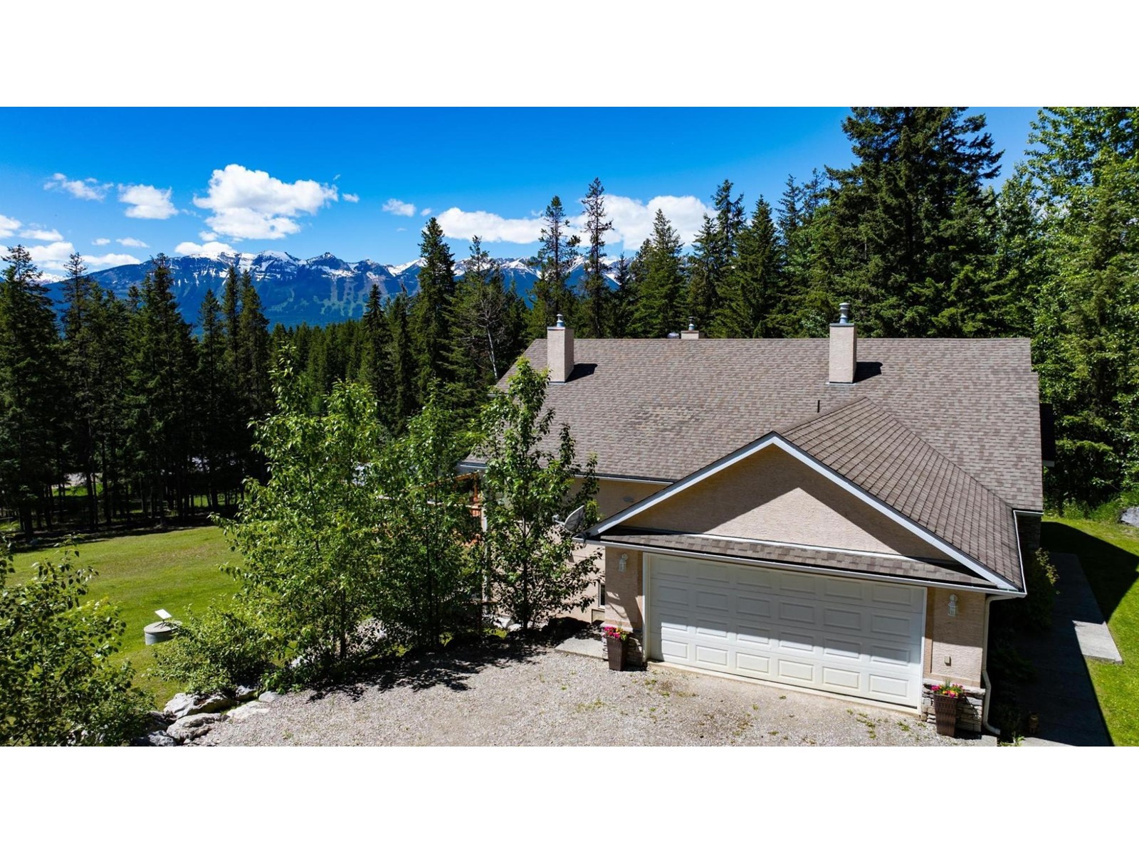 For sale: 965 OSTER ROAD, Golden, British Columbia V0A1H1 - 2474439 ...