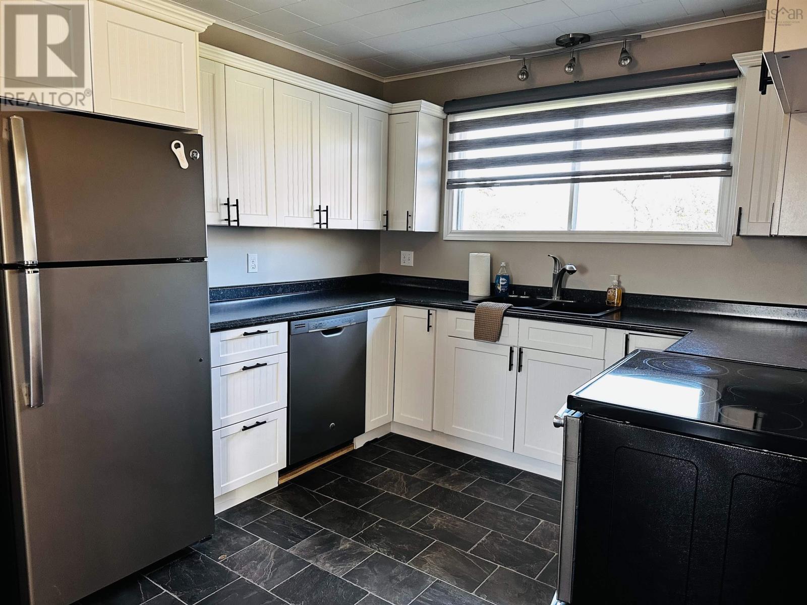 For sale 2752 Highway 3, Barrington, Nova Scotia B0W1E0 202323892