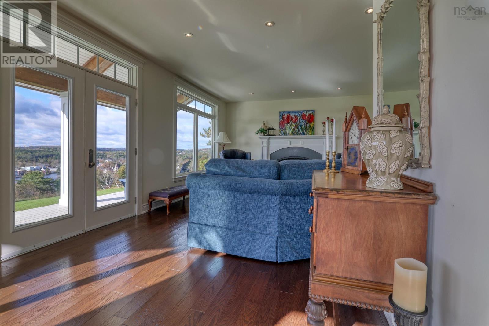 For sale 8473 Highway 3, Mahone Bay, Nova Scotia B0J2E0 202322299