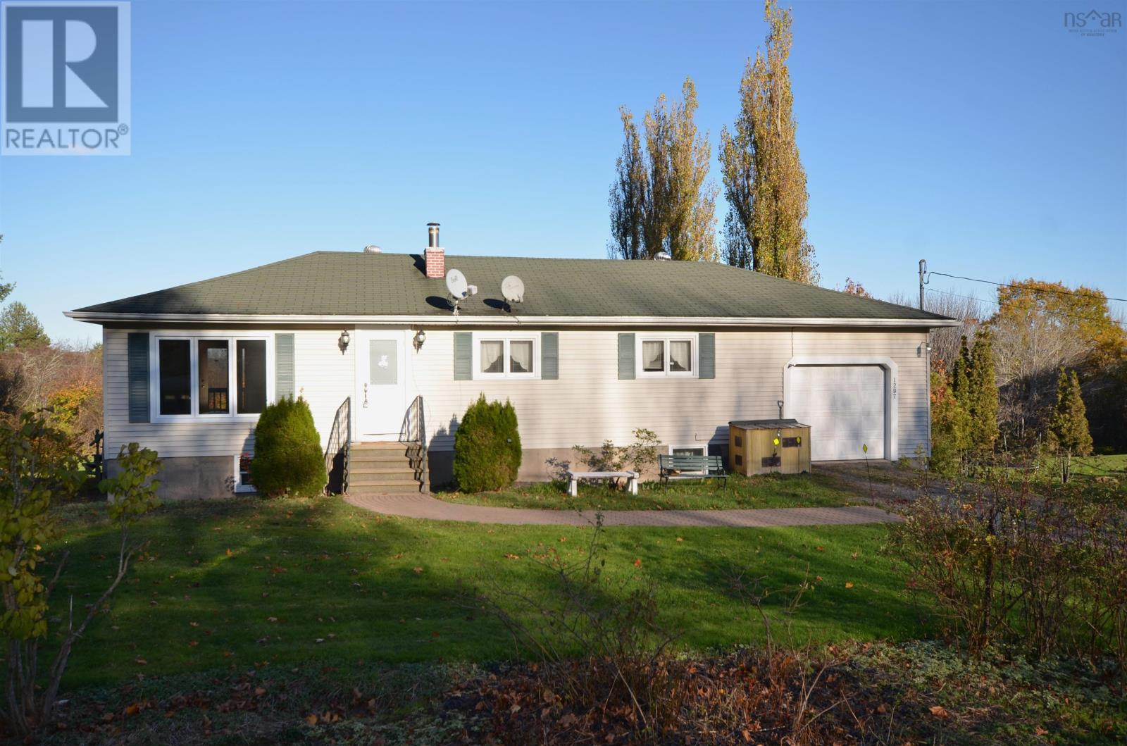 For sale 1297 Bluff Road, Lockhartville, Nova Scotia B0P1P0