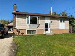 For sale: 44 BAFFIN Crescent, Thompson, Manitoba R8N1H4 - 202400983 ...