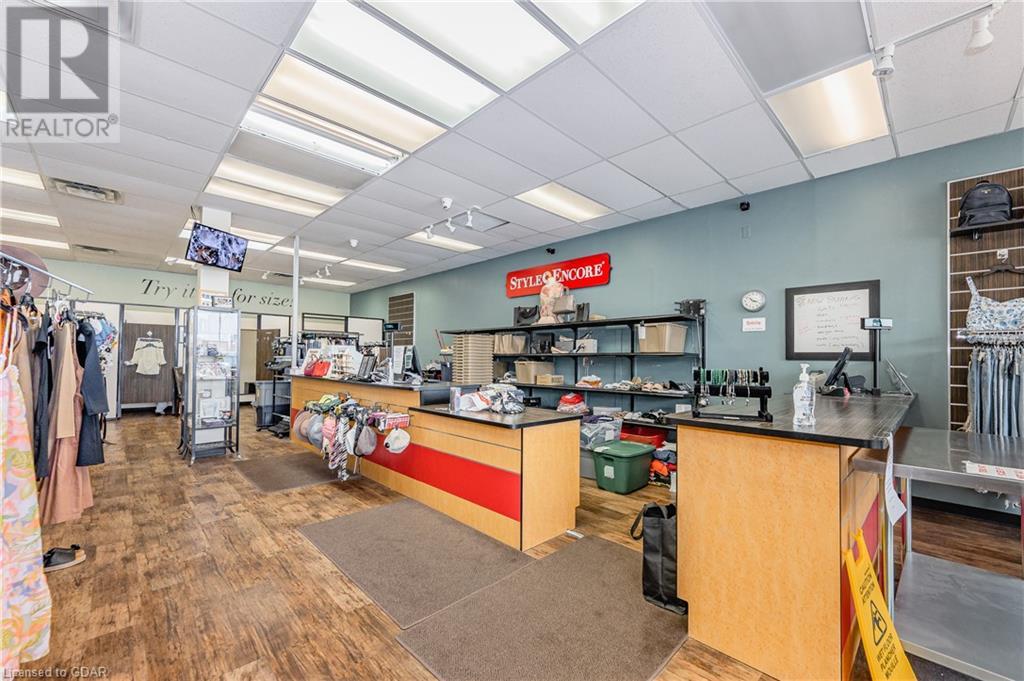 For sale 170 SILVERCREEK Parkway N Unit 3, Guelph, Ontario N1H7P7