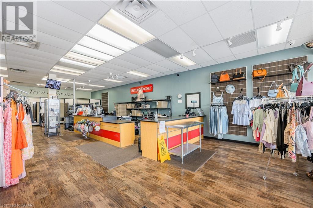 For sale 170 SILVERCREEK Parkway N Unit 3, Guelph, Ontario N1H7P7