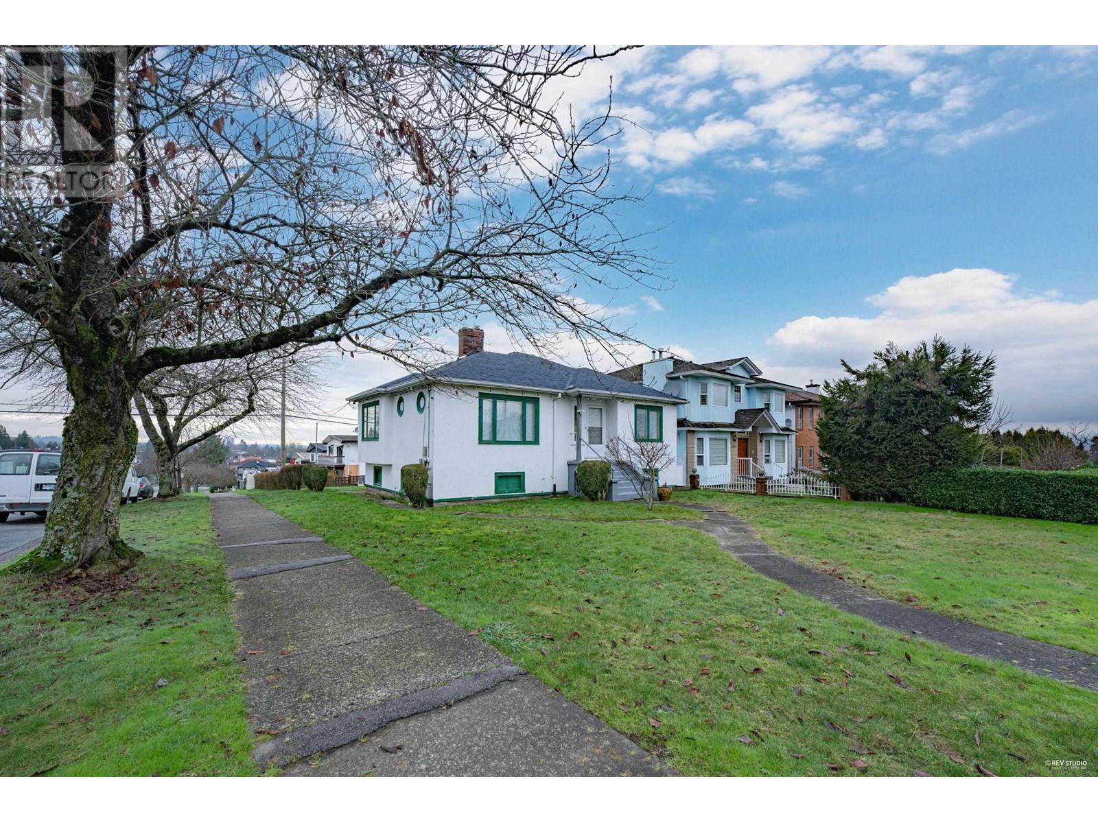 For sale 3995 SLOCAN STREET, Vancouver, British Columbia V5R1Y7