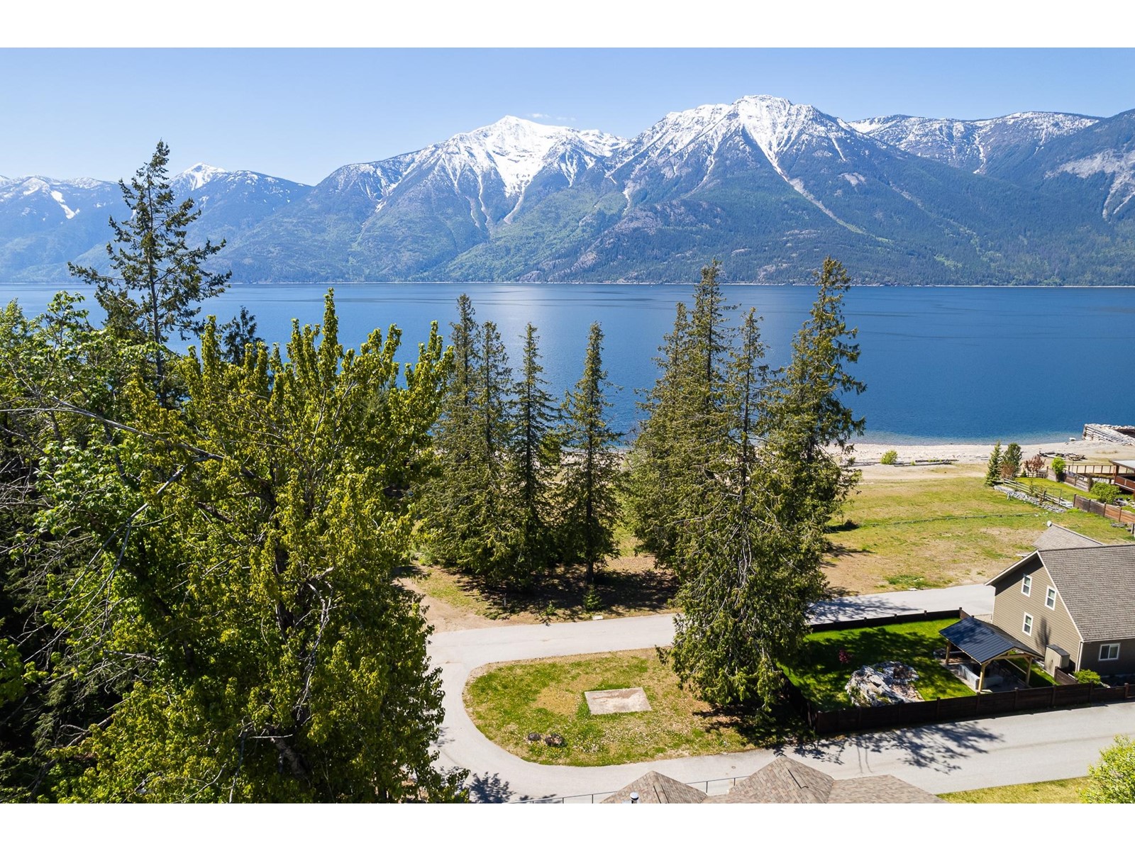 For sale 13488 LAKESHORE DRIVE, Boswell, British Columbia V0B1A0