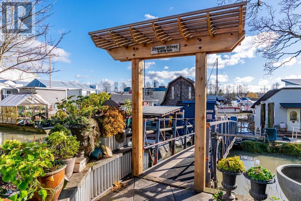 For sale 2 23080 DYKE ROAD, Richmond, British Columbia V6V1E1