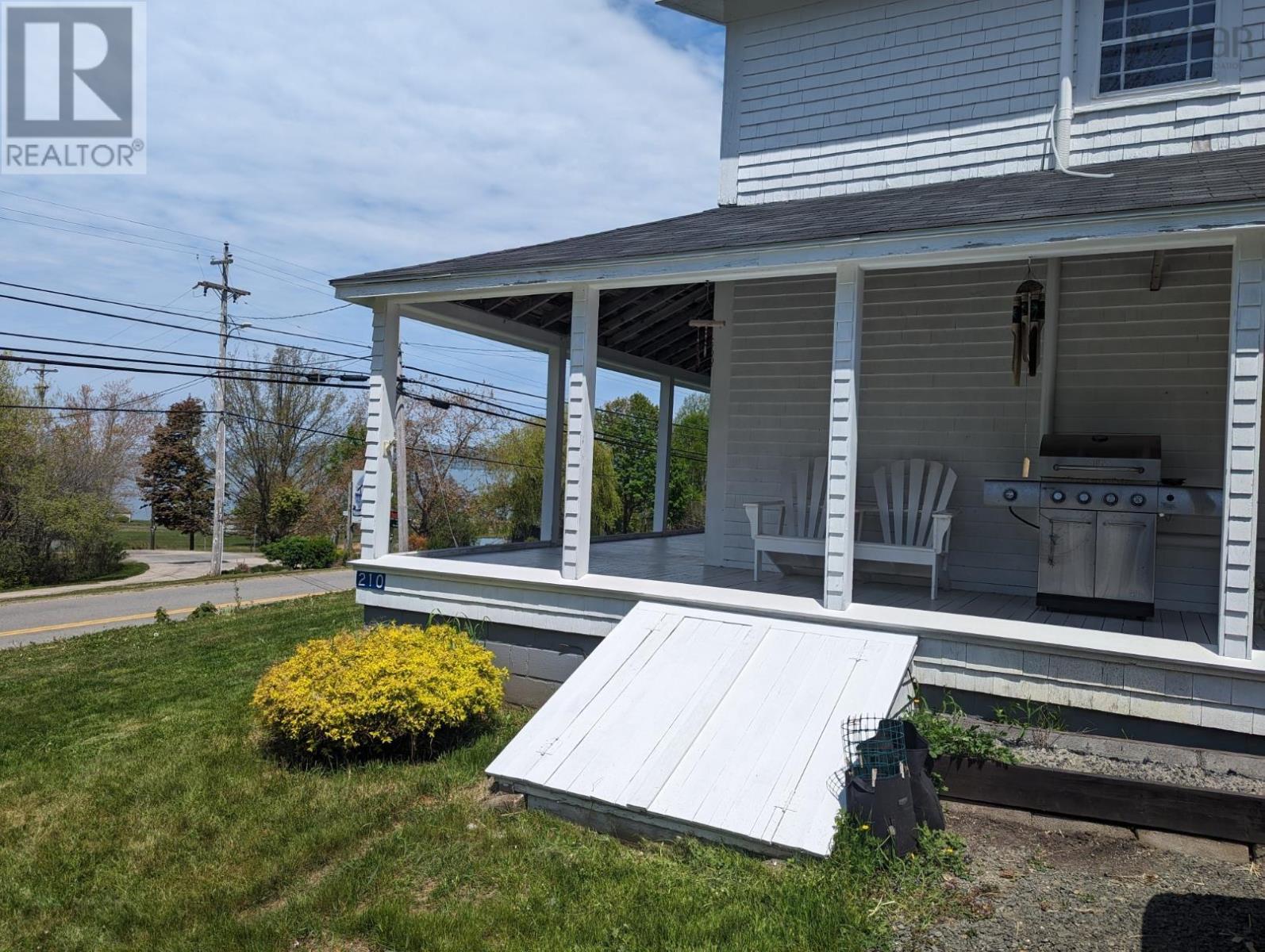 For sale 210 Highway 1, Smiths Cove, Nova Scotia B0S1S0 202325245