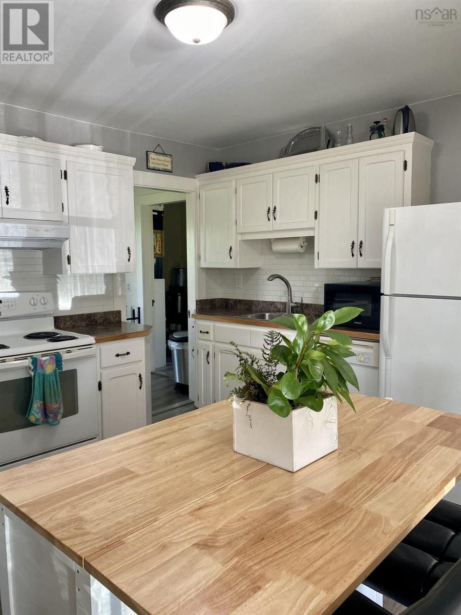 For sale 210 Highway 1, Smiths Cove, Nova Scotia B0S1S0 202325245