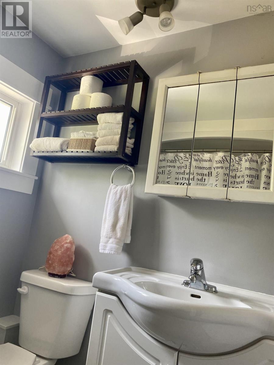 For sale 210 Highway 1, Smiths Cove, Nova Scotia B0S1S0 202325245