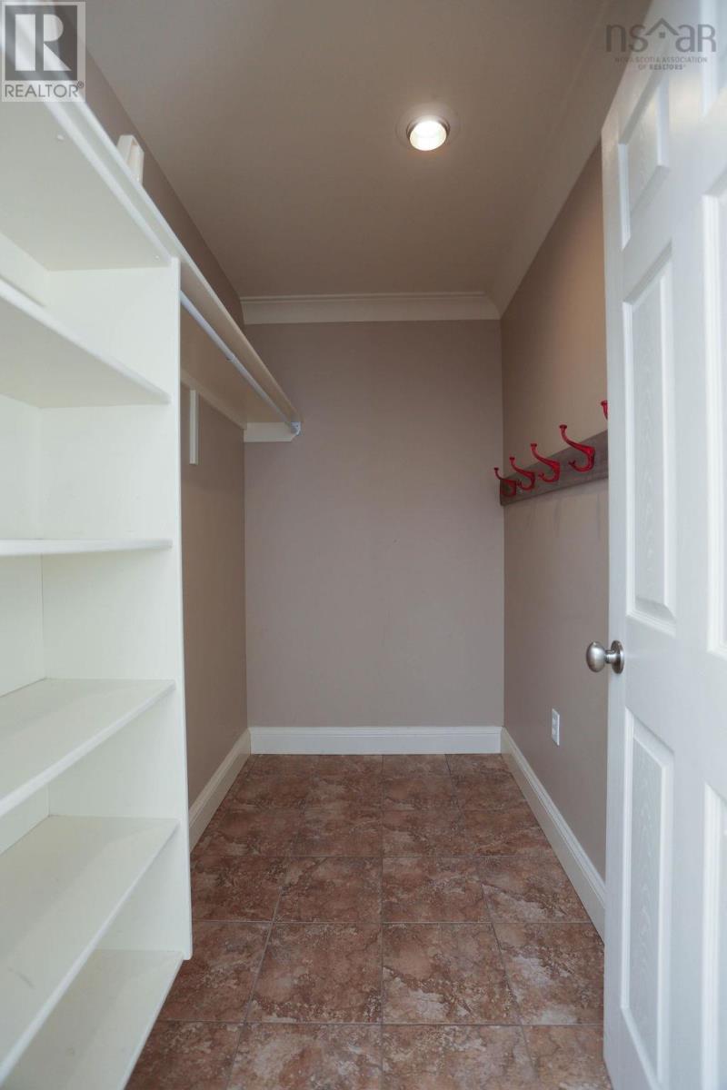 For sale 8 Locks Road, Enfield, Nova Scotia B2T1C8 202400994