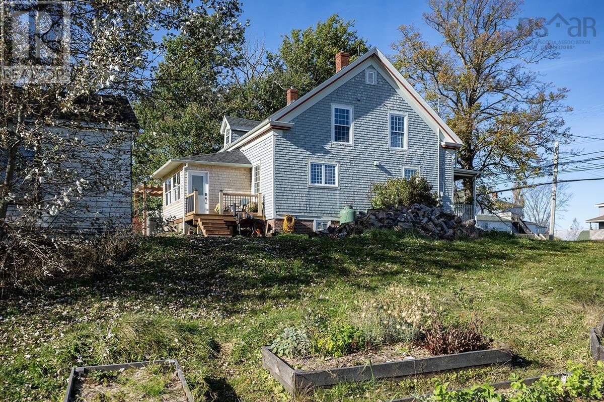 For sale 2036 Highway 1, Falmouth, Nova Scotia B0P1P0 202323507