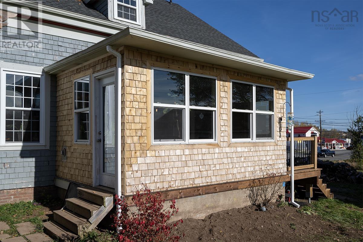 For sale 2036 Highway 1, Falmouth, Nova Scotia B0P1P0 202323507