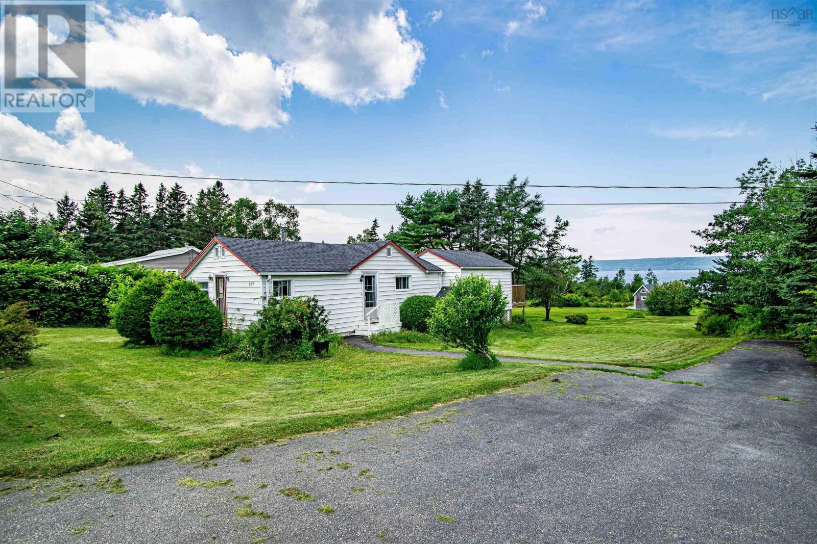 For sale 917 Highway 1, Deep Brook, Nova Scotia B0S1J0 202401078