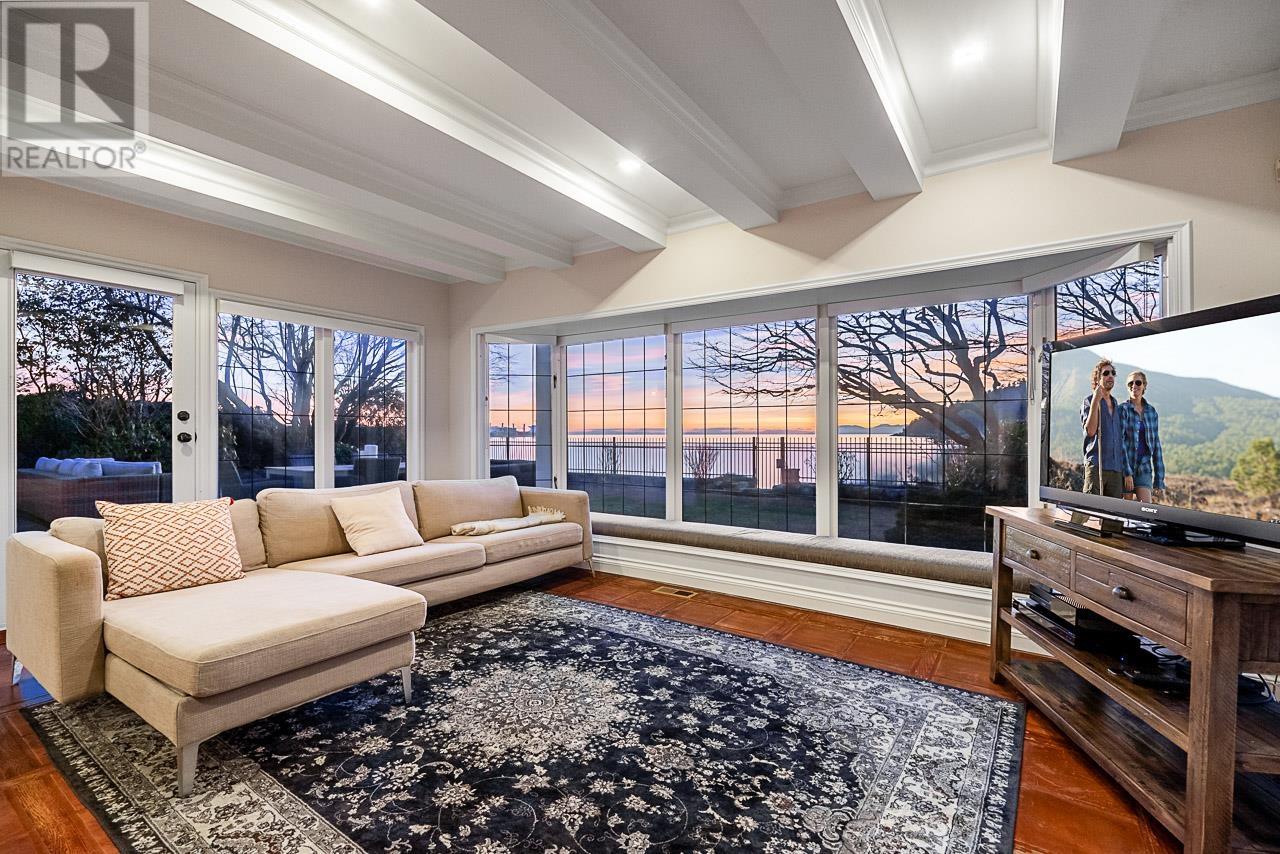 For sale 4480 ROSS CRESCENT, West Vancouver, British Columbia V7W1B2