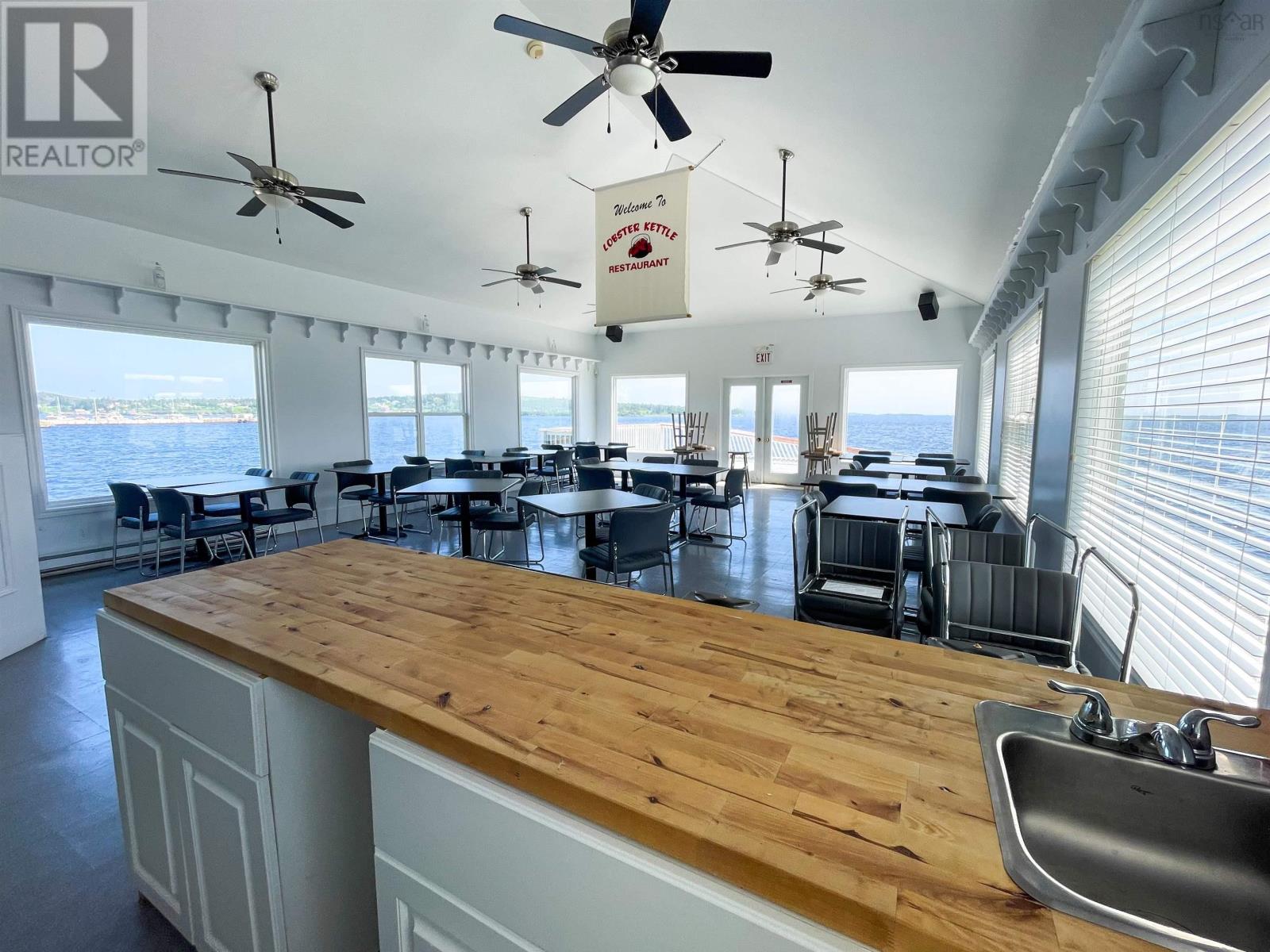For sale 41 Commercial Street, Louisbourg, Nova Scotia B1C1B5