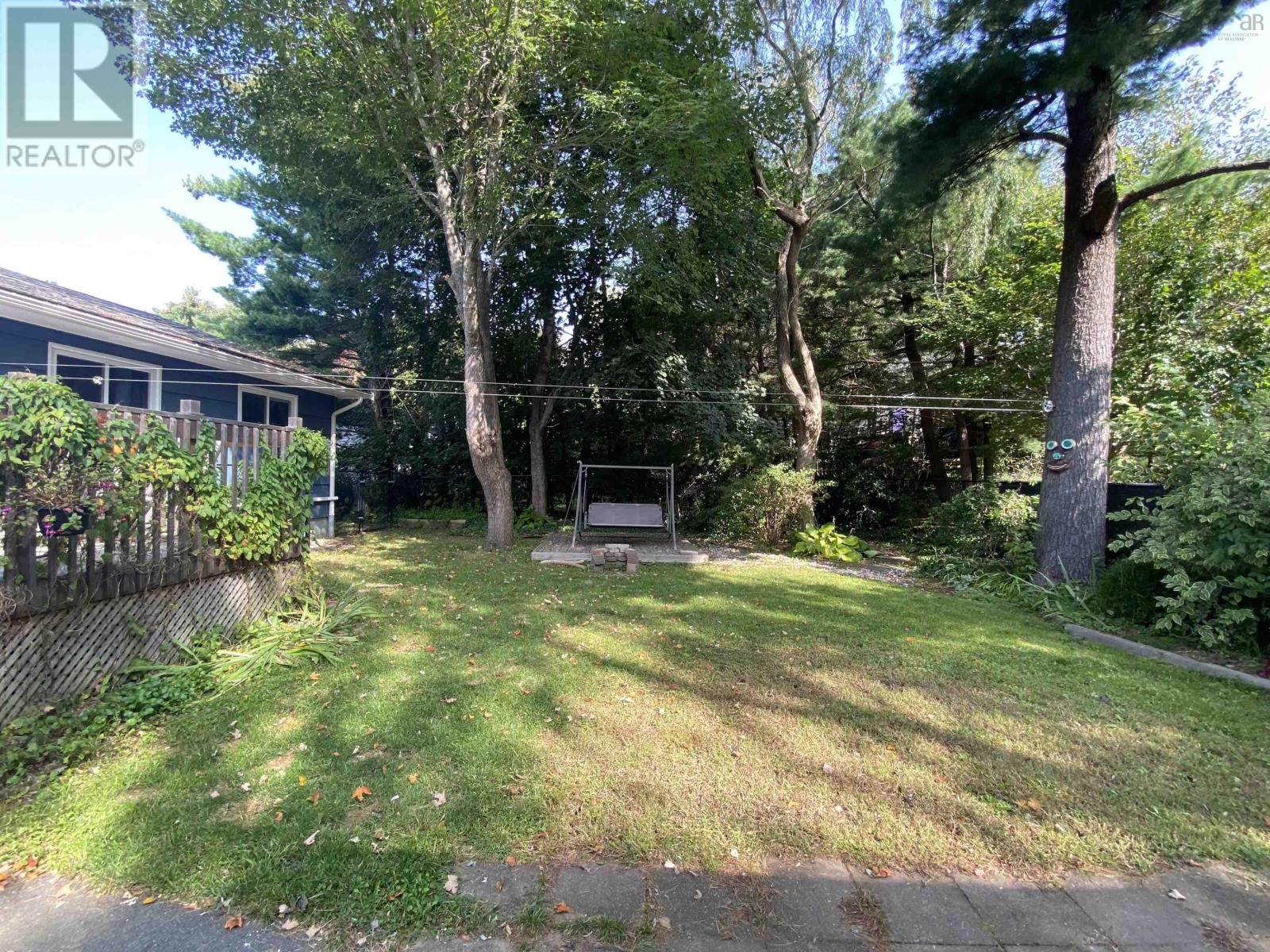 For sale 107 Pine Street, Bridgewater, Nova Scotia B4V1X4 202320965