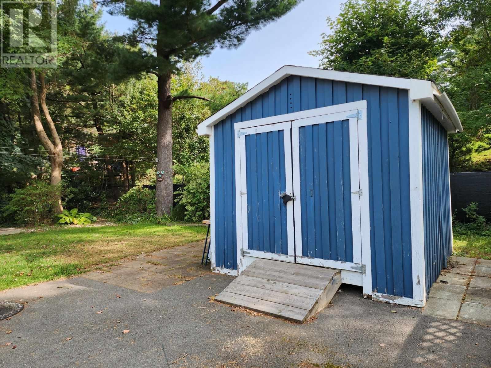 For sale 107 Pine Street, Bridgewater, Nova Scotia B4V1X4 202320965 REALTOR.ca