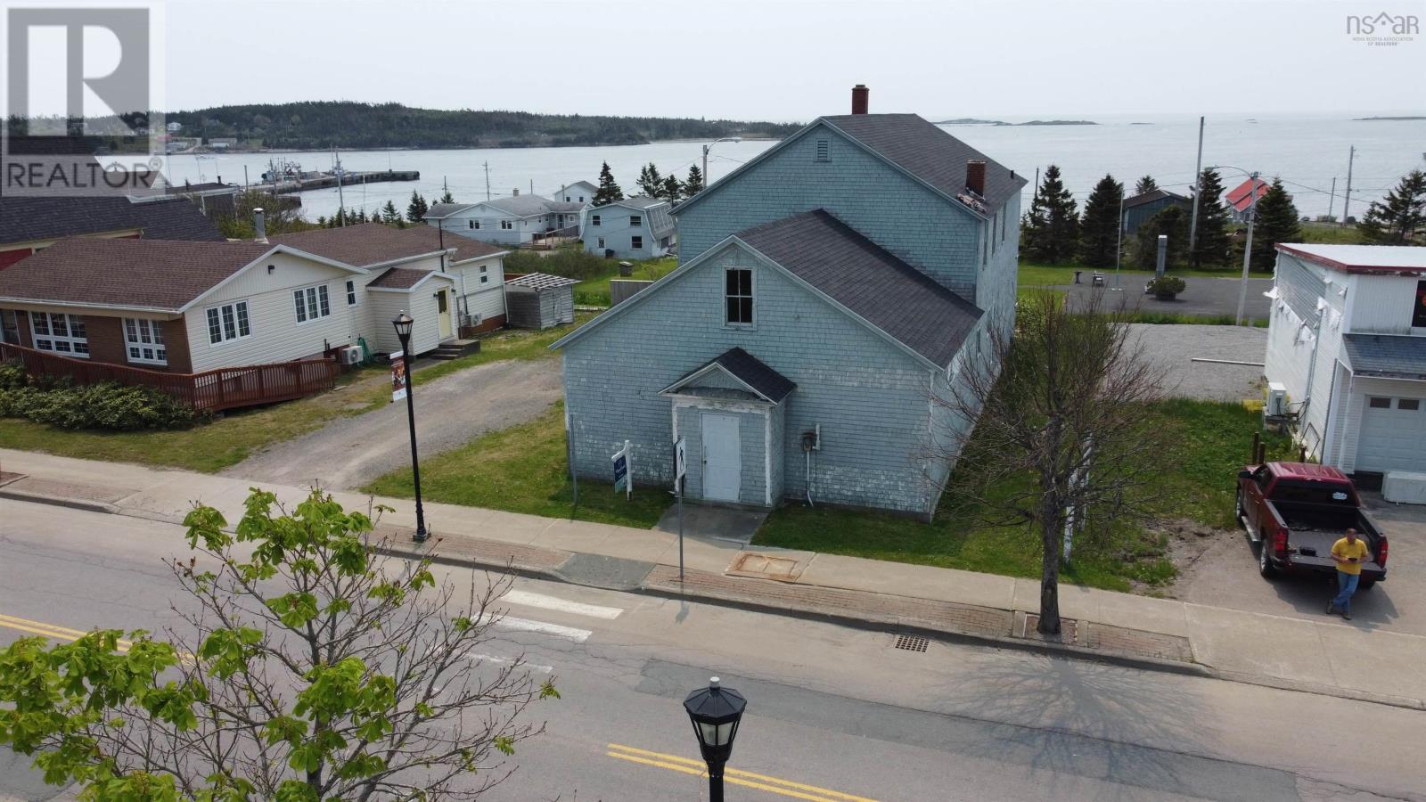 For sale 7563 Main Street, Louisbourg, Nova Scotia B1C1J7 202400800