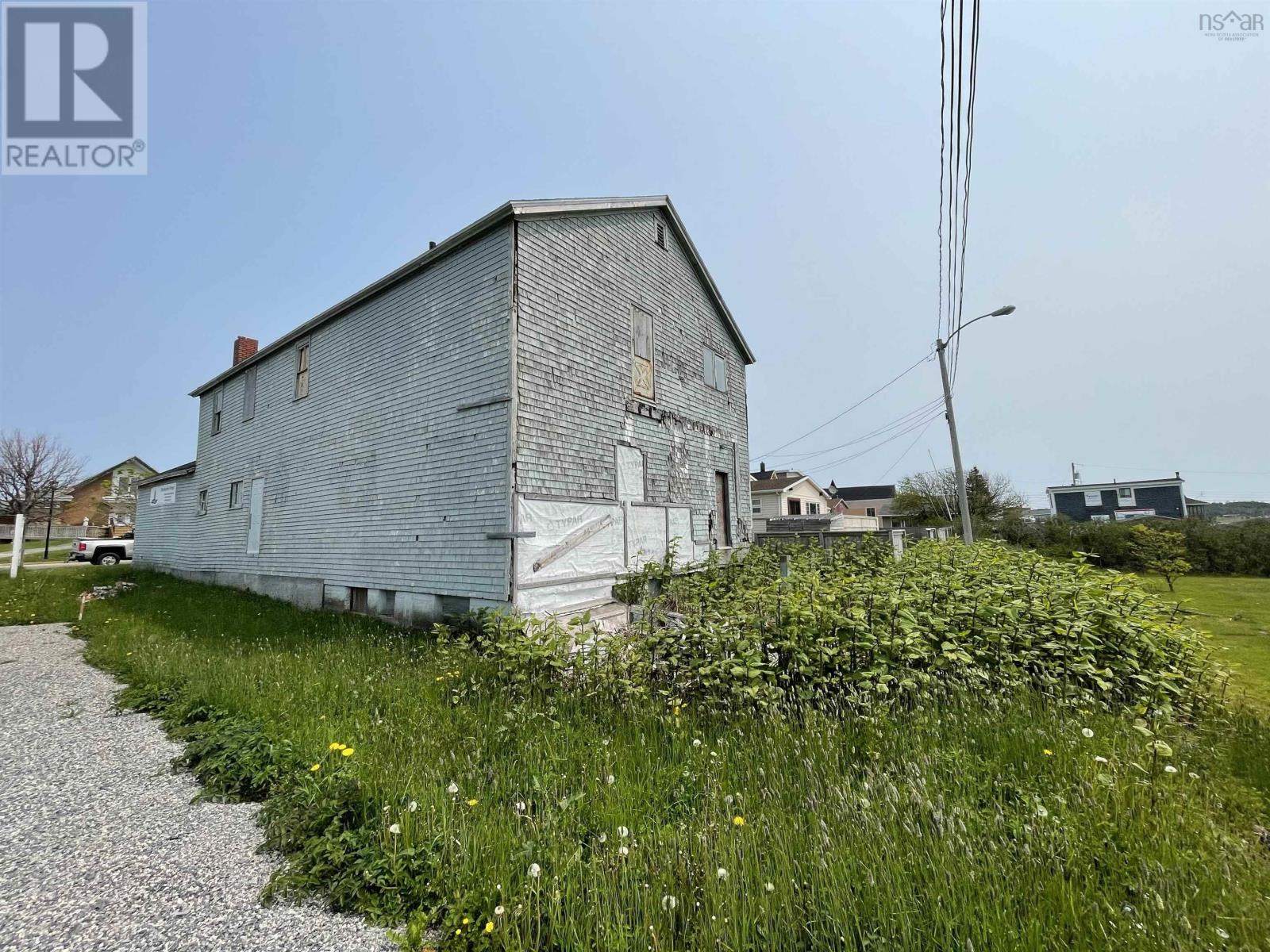 For sale 7563 Main Street, Louisbourg, Nova Scotia B1C1J7 202400800