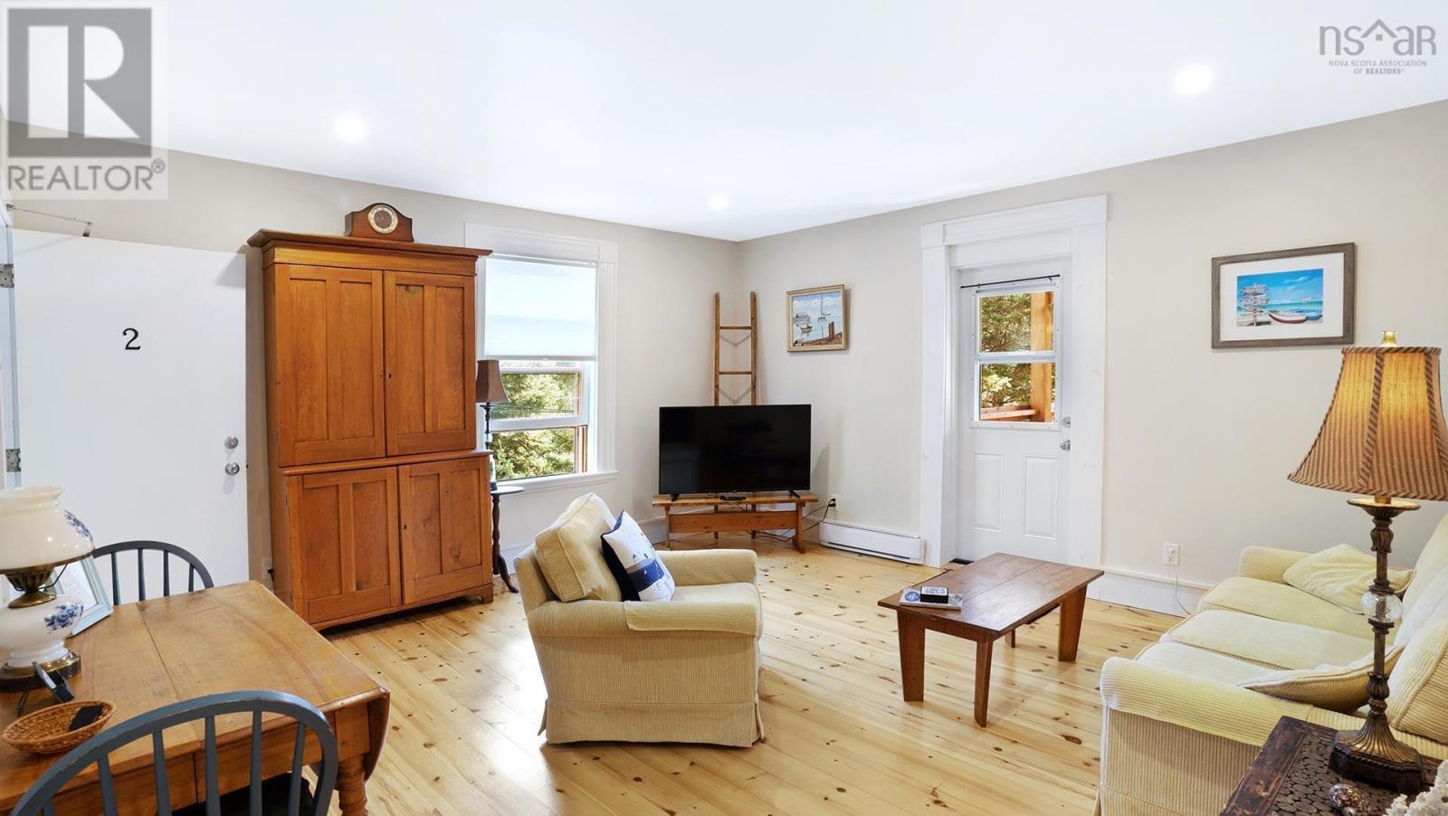 For sale 350 Main Street, Mahone Bay, Nova Scotia B0J2E0 202318056