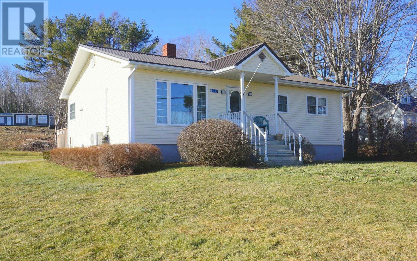 For sale 6010 Highway 3, Gold River, Nova Scotia B0J1K0 202401184