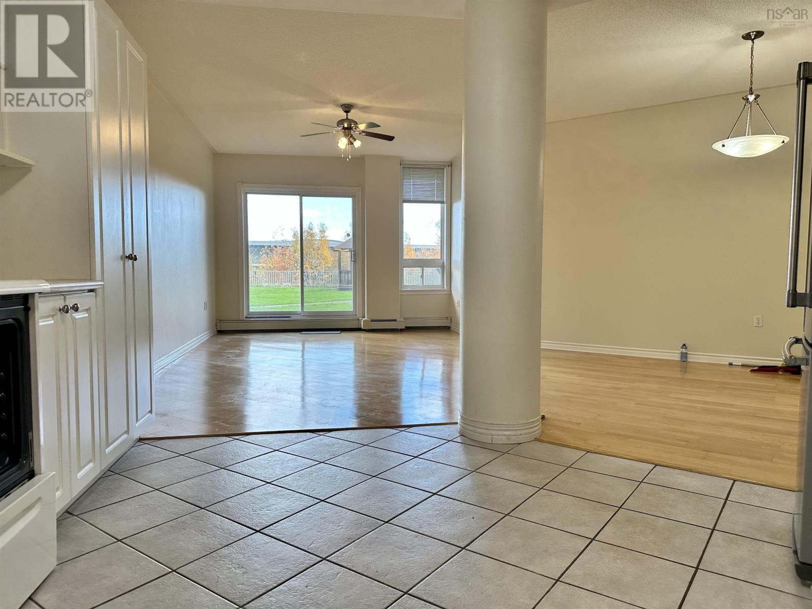 For sale 108 10 Regency Park Drive, Halifax, Nova Scotia B3S1P2