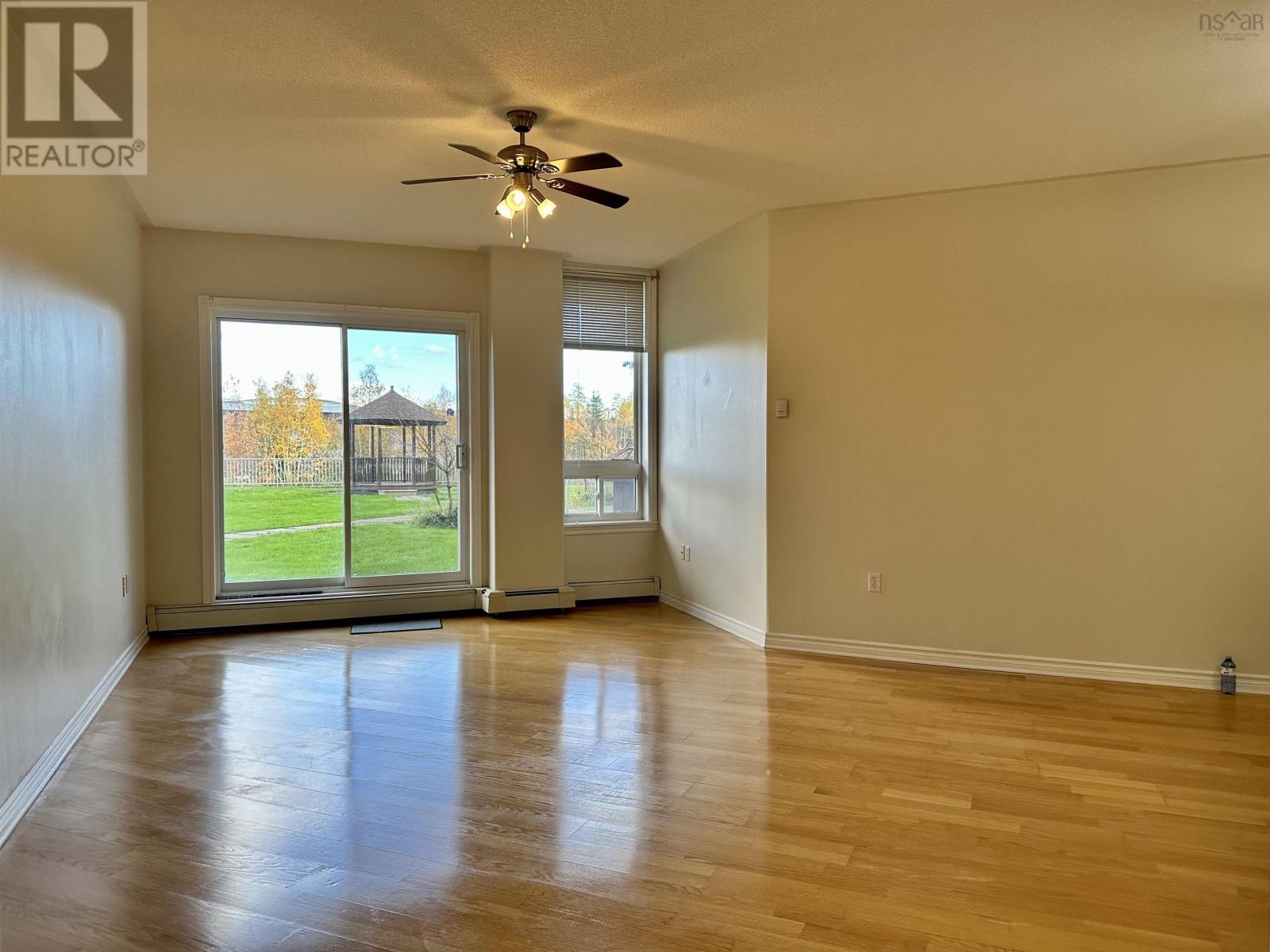 For sale 108 10 Regency Park Drive, Halifax, Nova Scotia B3S1P2