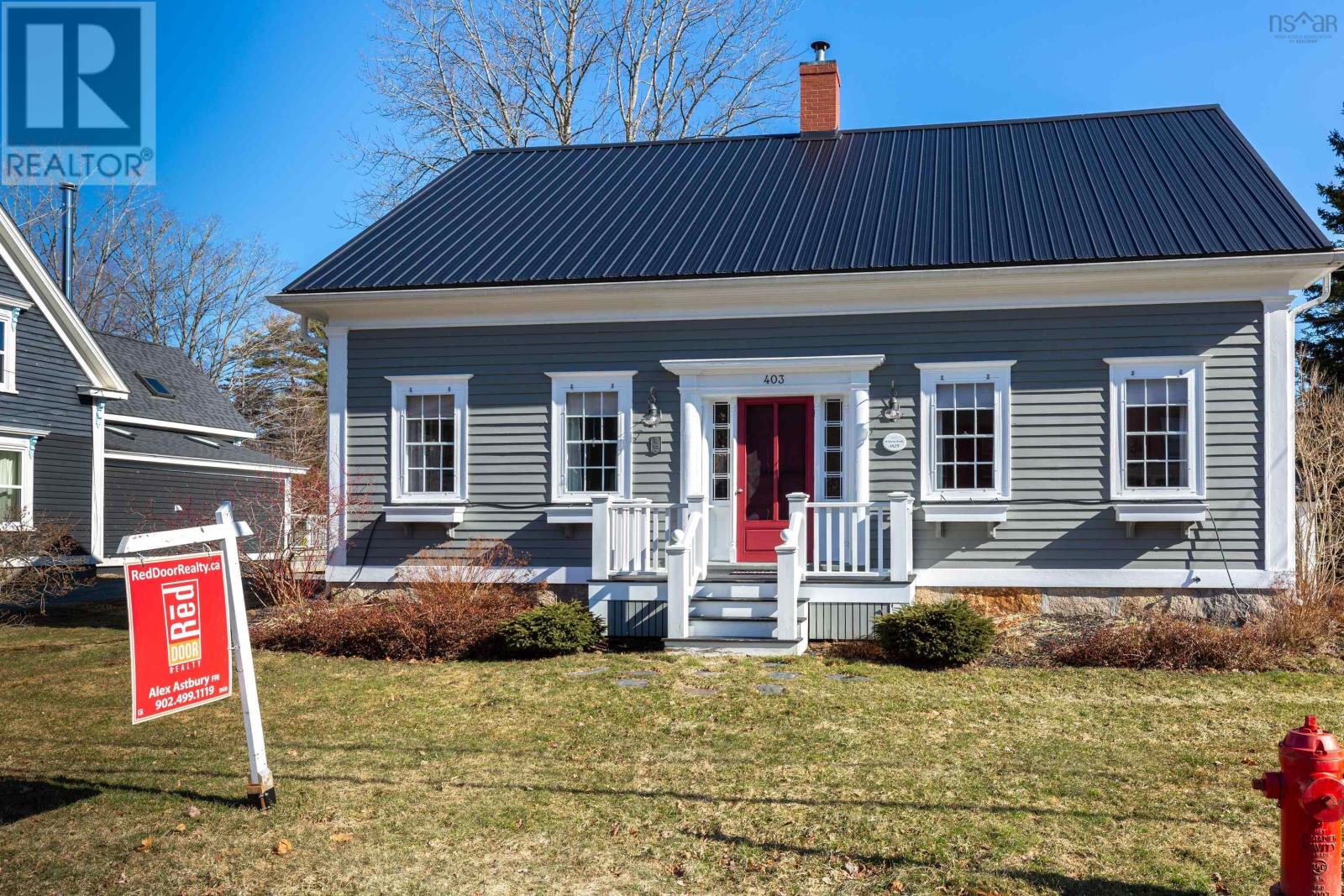 For sale 403 Main Street, Mahone Bay, Nova Scotia B0J2E0 202401131