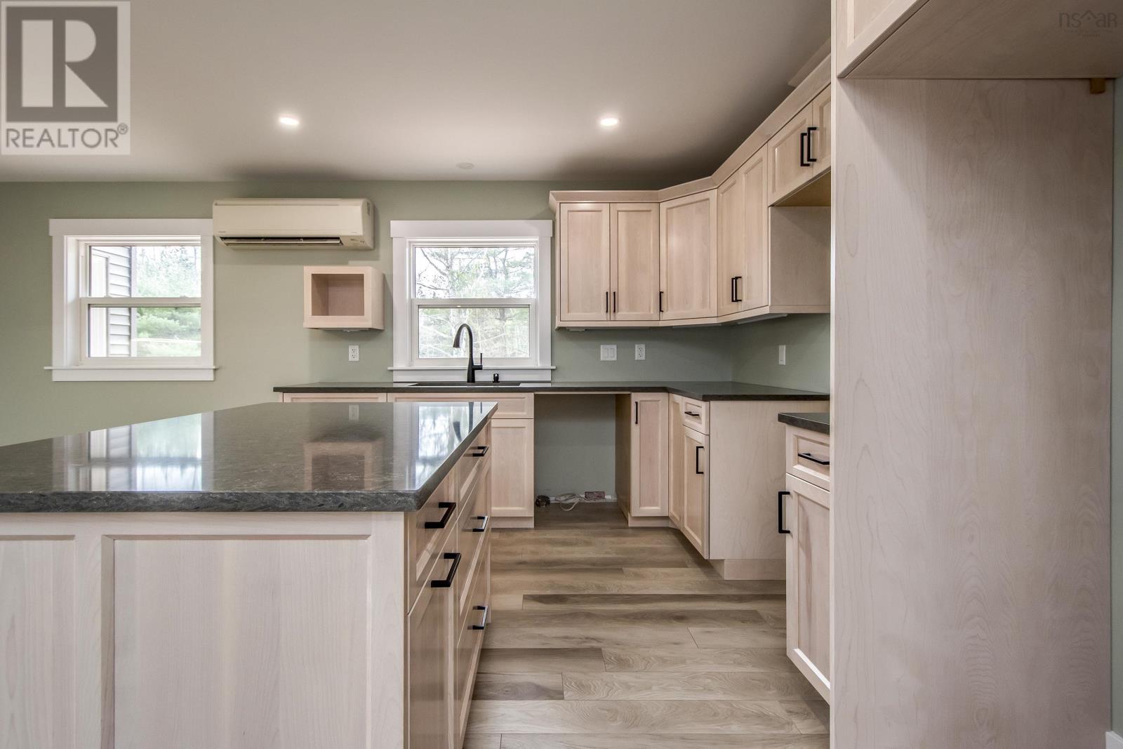 For sale 138 Edward Drive, Enfield, Nova Scotia B2T1H8 202323771