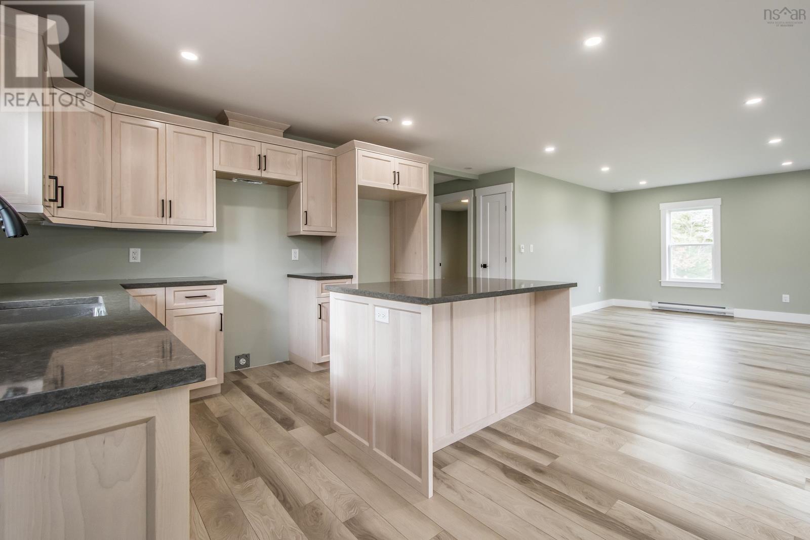 For sale 138 Edward Drive, Enfield, Nova Scotia B2T1H8 202323771