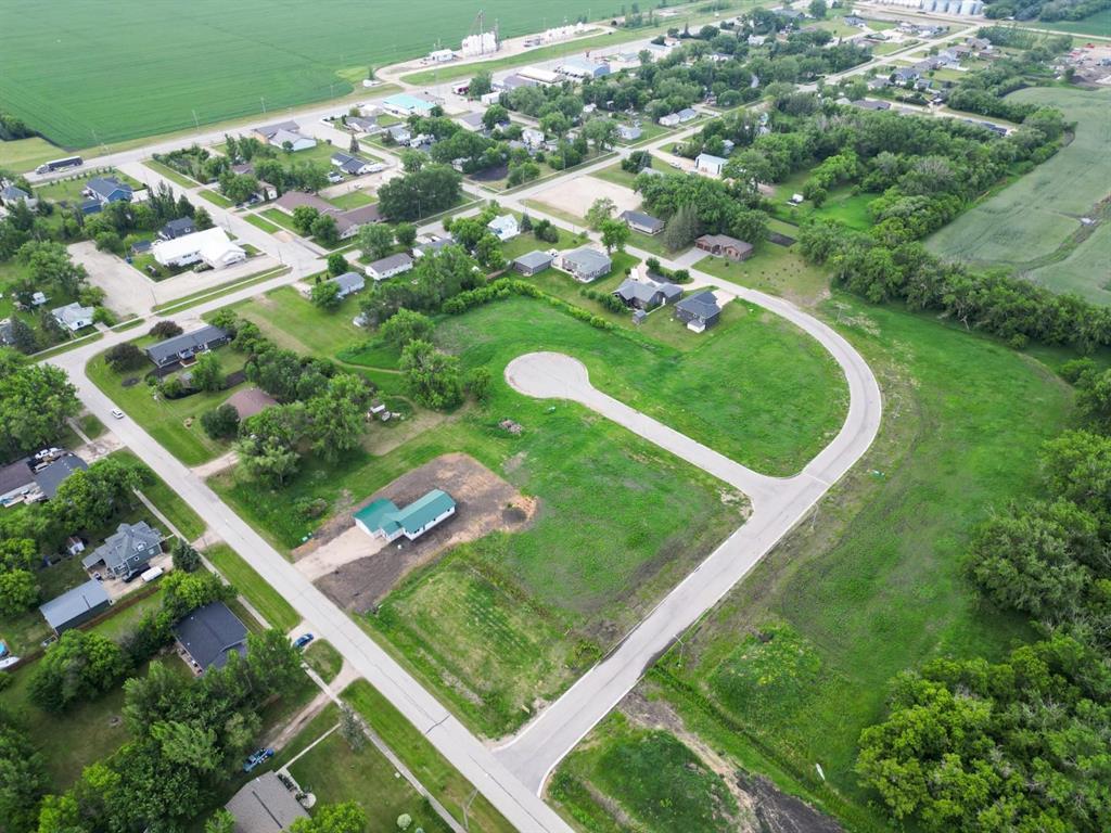 For sale 75 Second Street, Lowe Farm, Manitoba R0G1E0 202401028