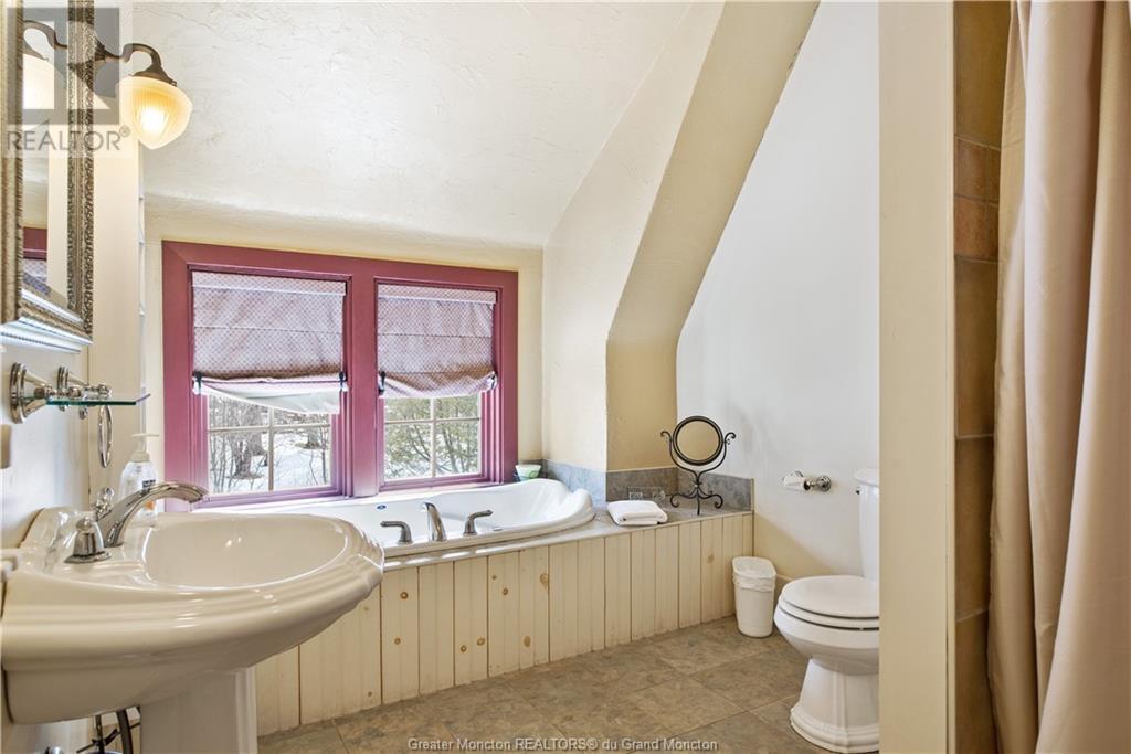 For sale 114 Riverside DR, Shediac, New Brunswick E4P2P3 M157133