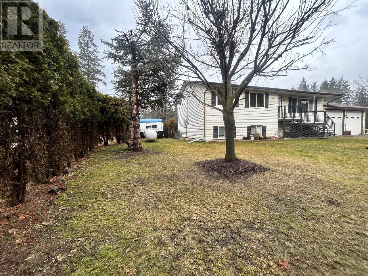 For sale 629 BARRIERE LAKES RD, Barriere, British Columbia V0E1E0