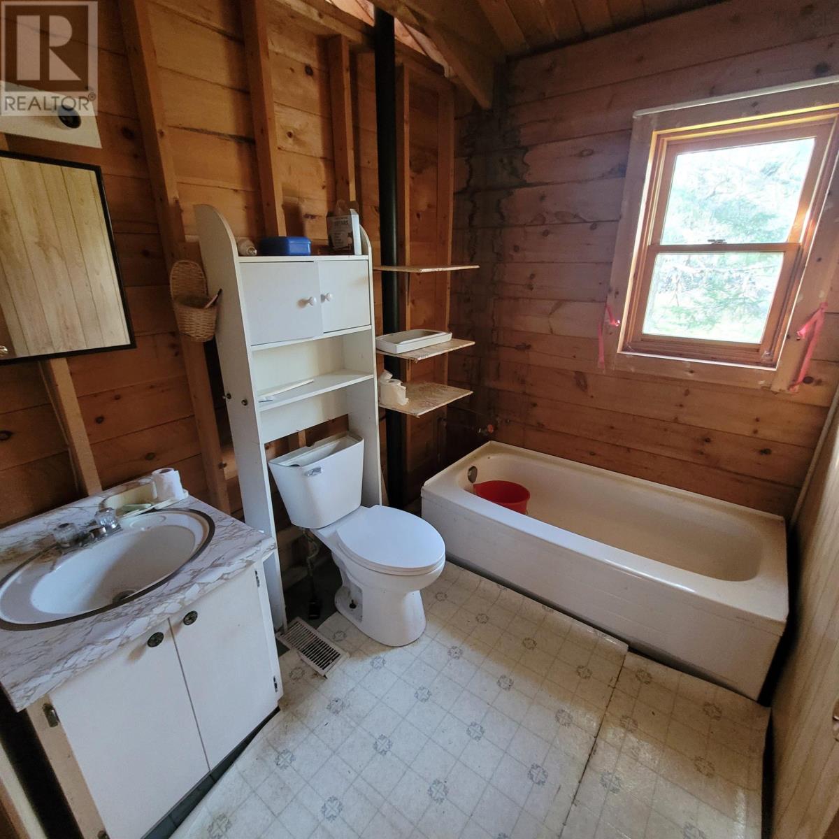 For sale 8913 Moose River Road, Lindsay Lake, Nova Scotia B0N1X0