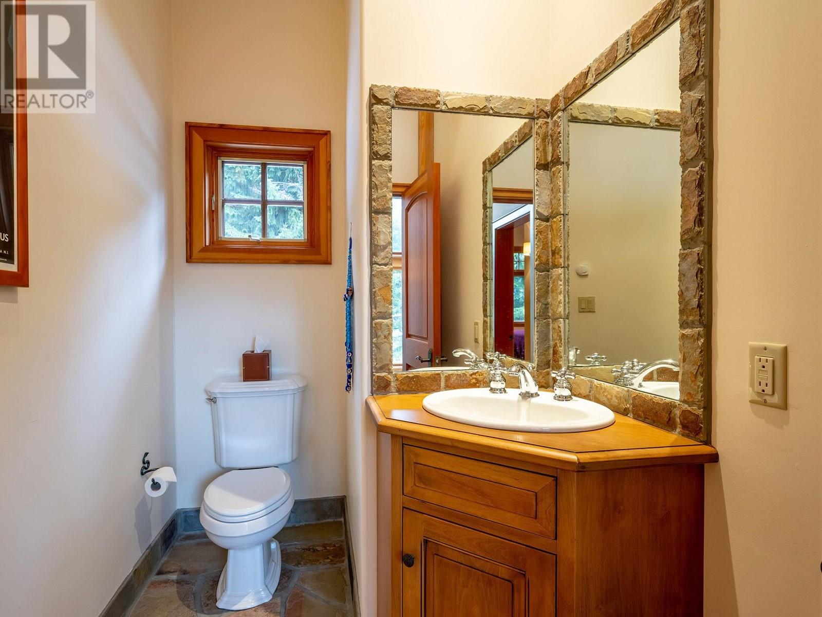 For sale 3826 SUNRIDGE DRIVE, Whistler, British Columbia V8E0W1