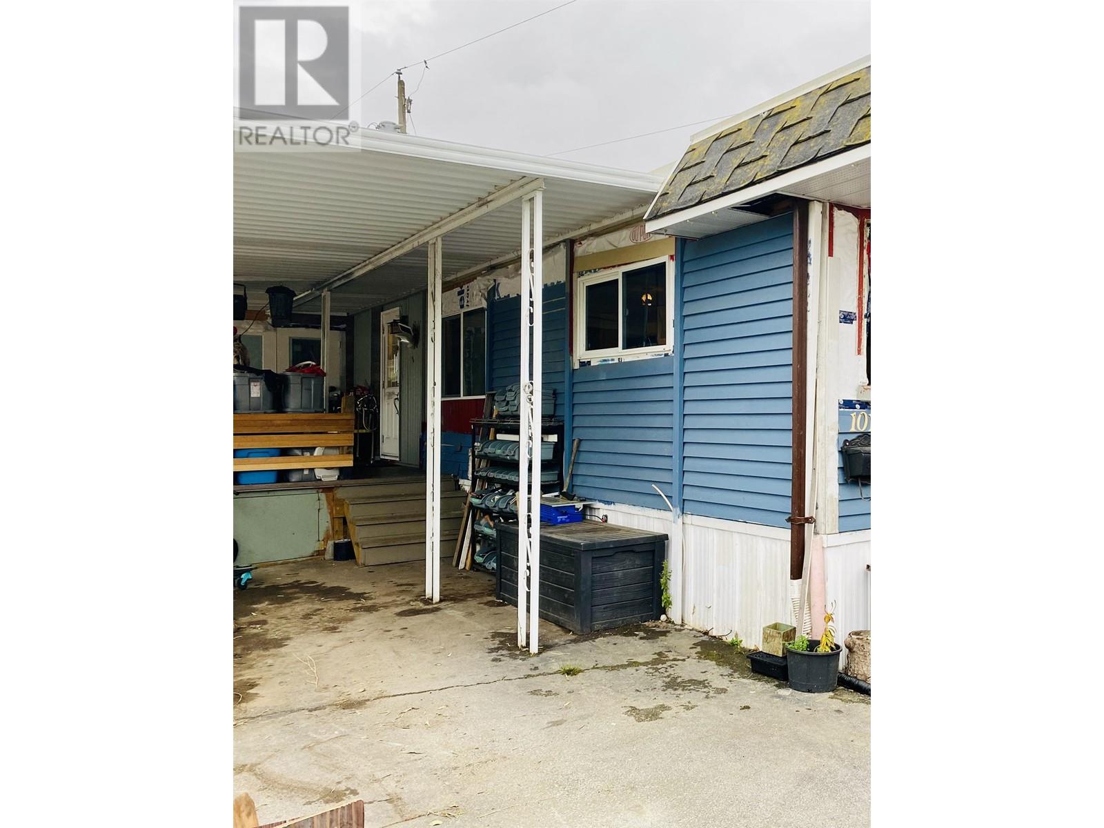 For sale 101 201 CAYER STREET, Coquitlam, British Columbia V3K5A9