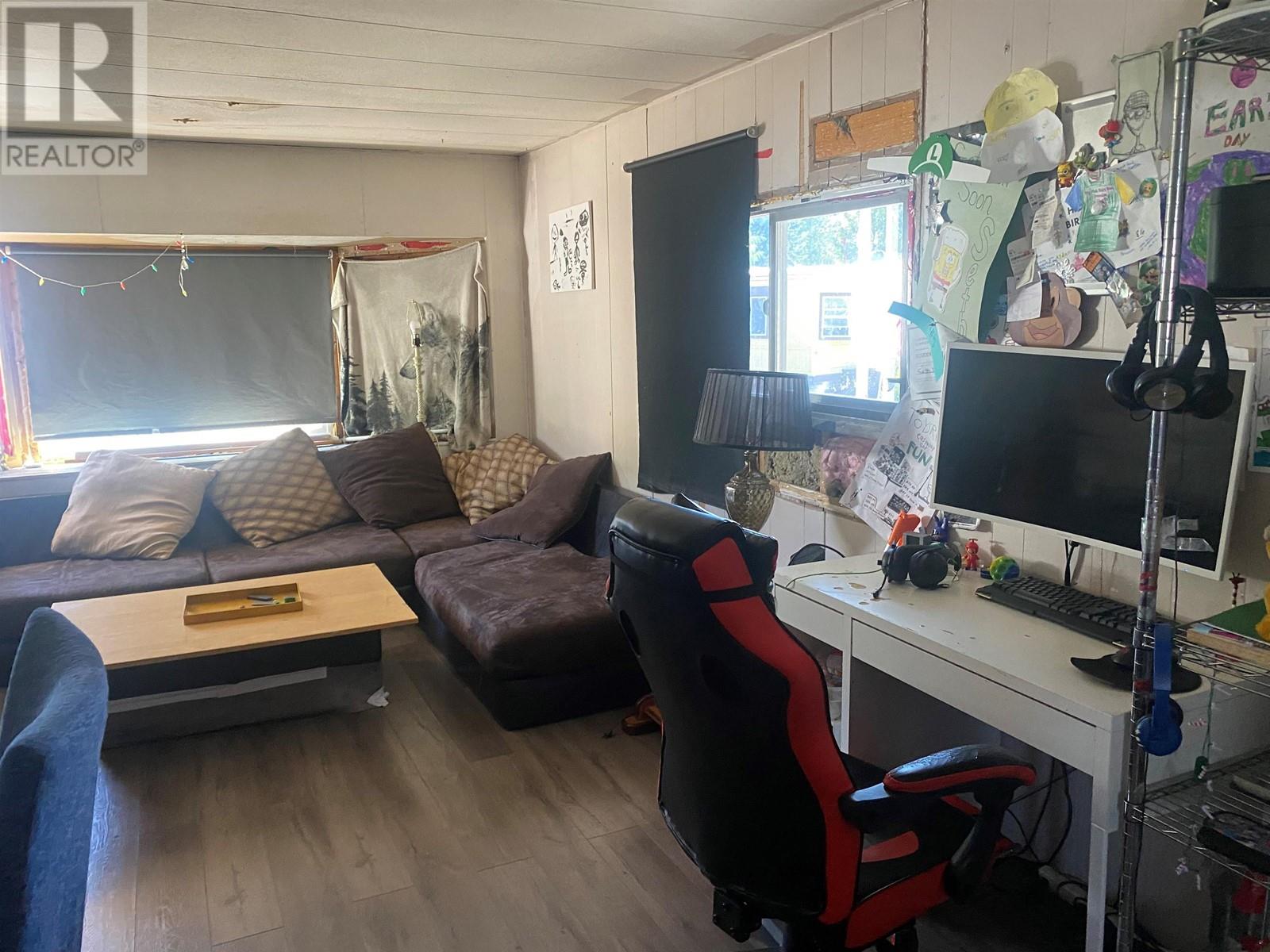 For sale 101 201 CAYER STREET, Coquitlam, British Columbia V3K5A9